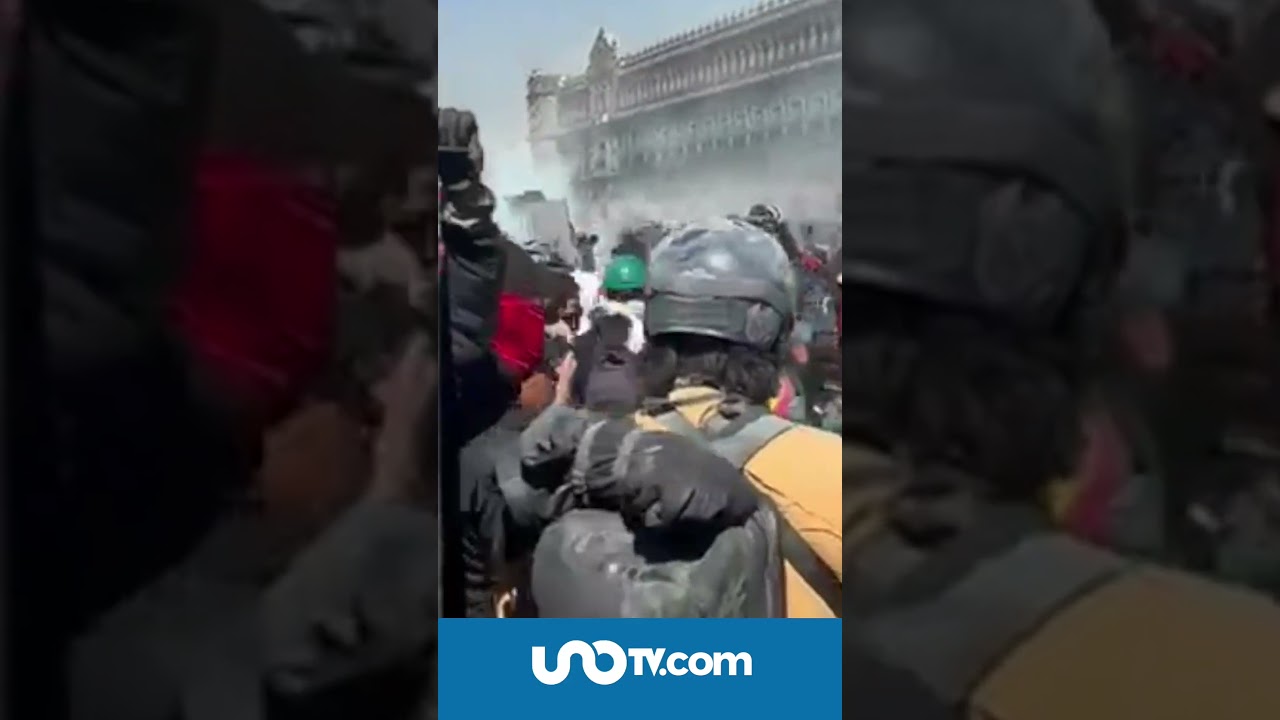 Manifestantes derriban vallas en Palacio Nacional y desafían a la policía 🚧