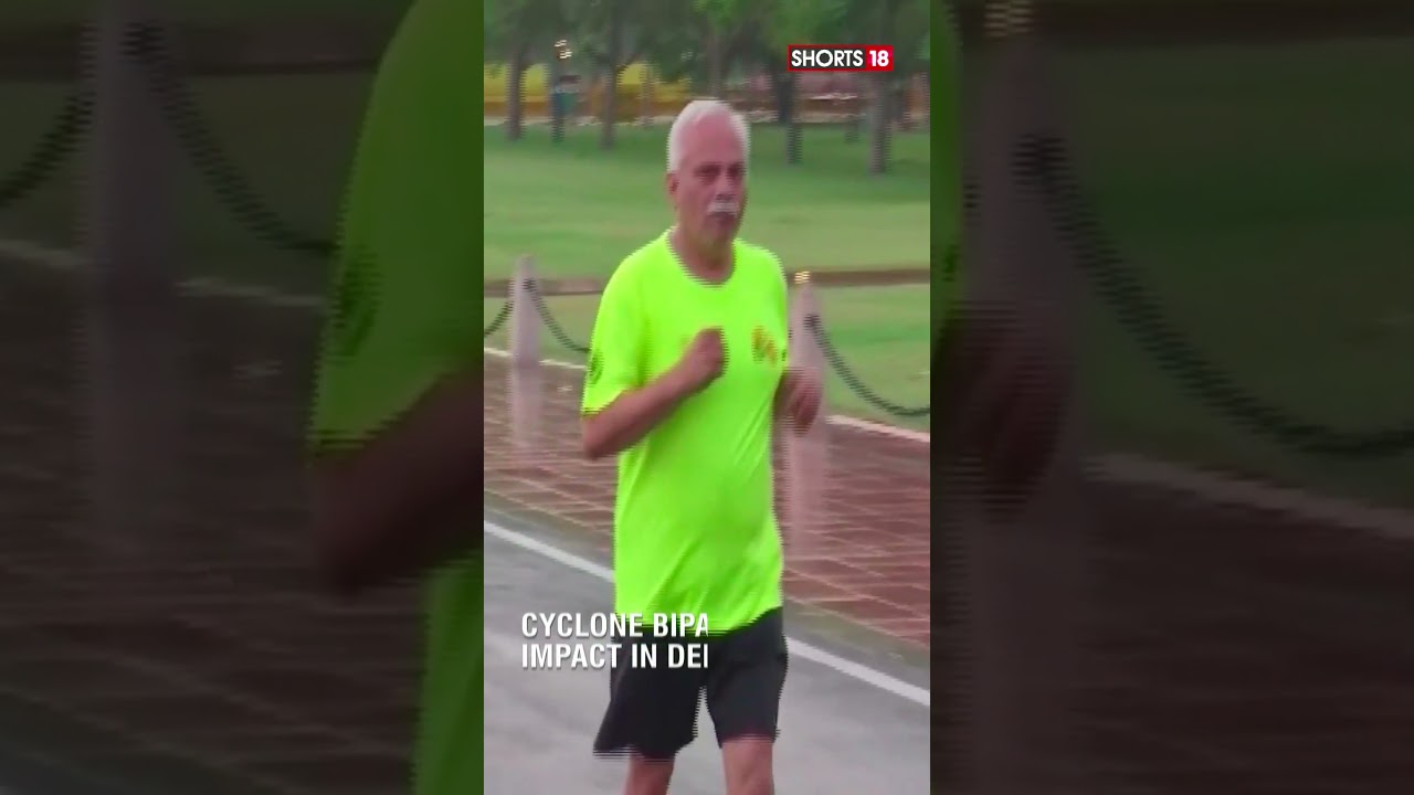 Chilly Monday Morning in Delhi as Rain Cools Down the City 🌧️