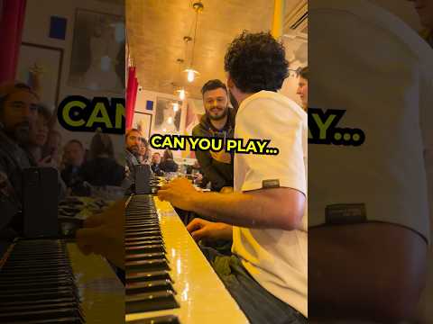 This woman started singing ADELE in a restaurant, her voice was INSANE 🤯😍