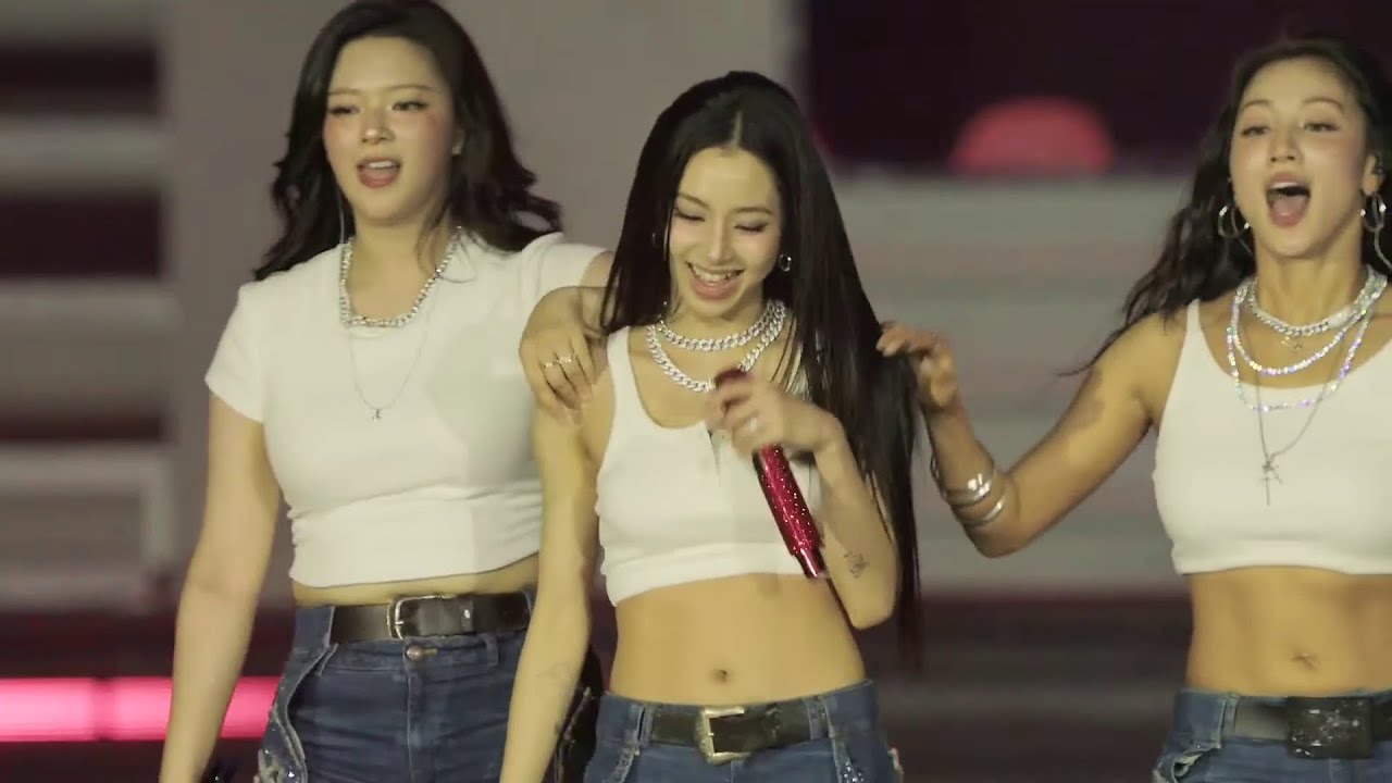 TWICE Stars Jeongyeon, Jihyo & Chaeyoung Rock Lollapalooza 2025 with 'Takedown' 🎶