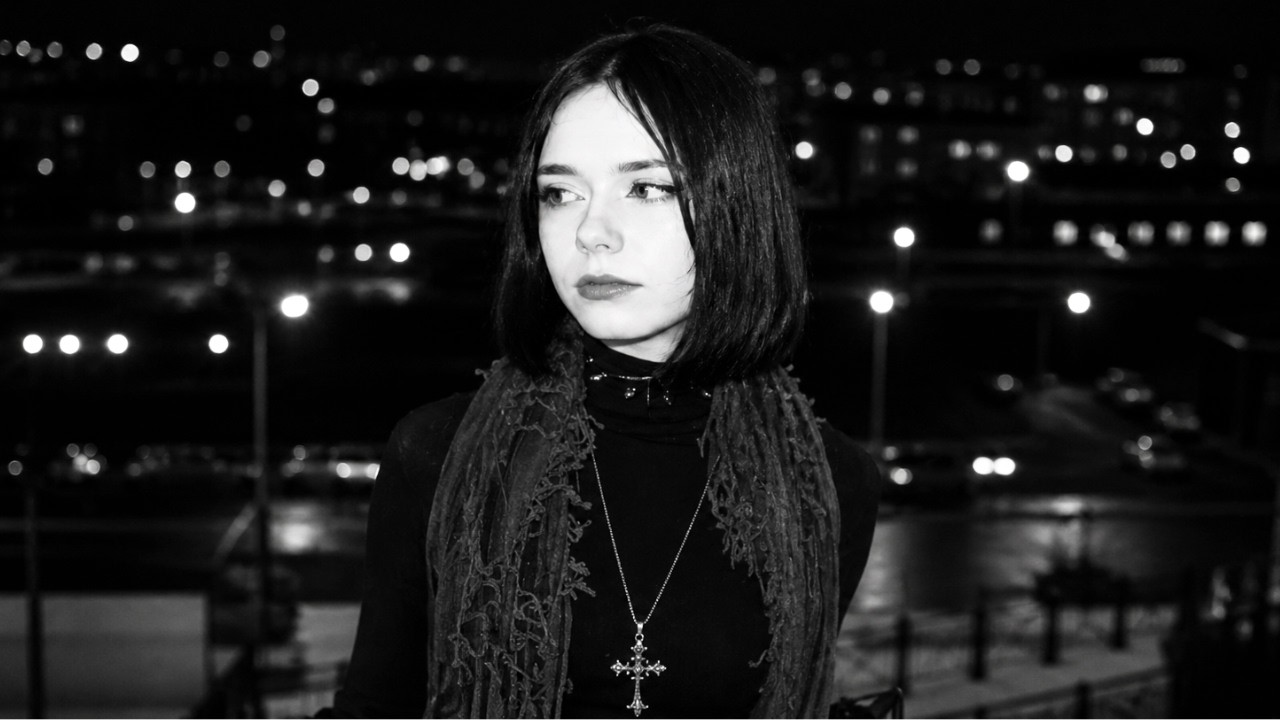 Anne Bloom - Cry Little Girl | Darkwave & Post Punk 🎶