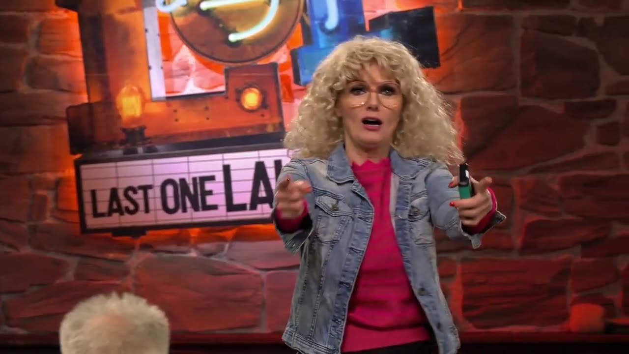 Martina Hill as Mandy in LOL Staffel 4 😂