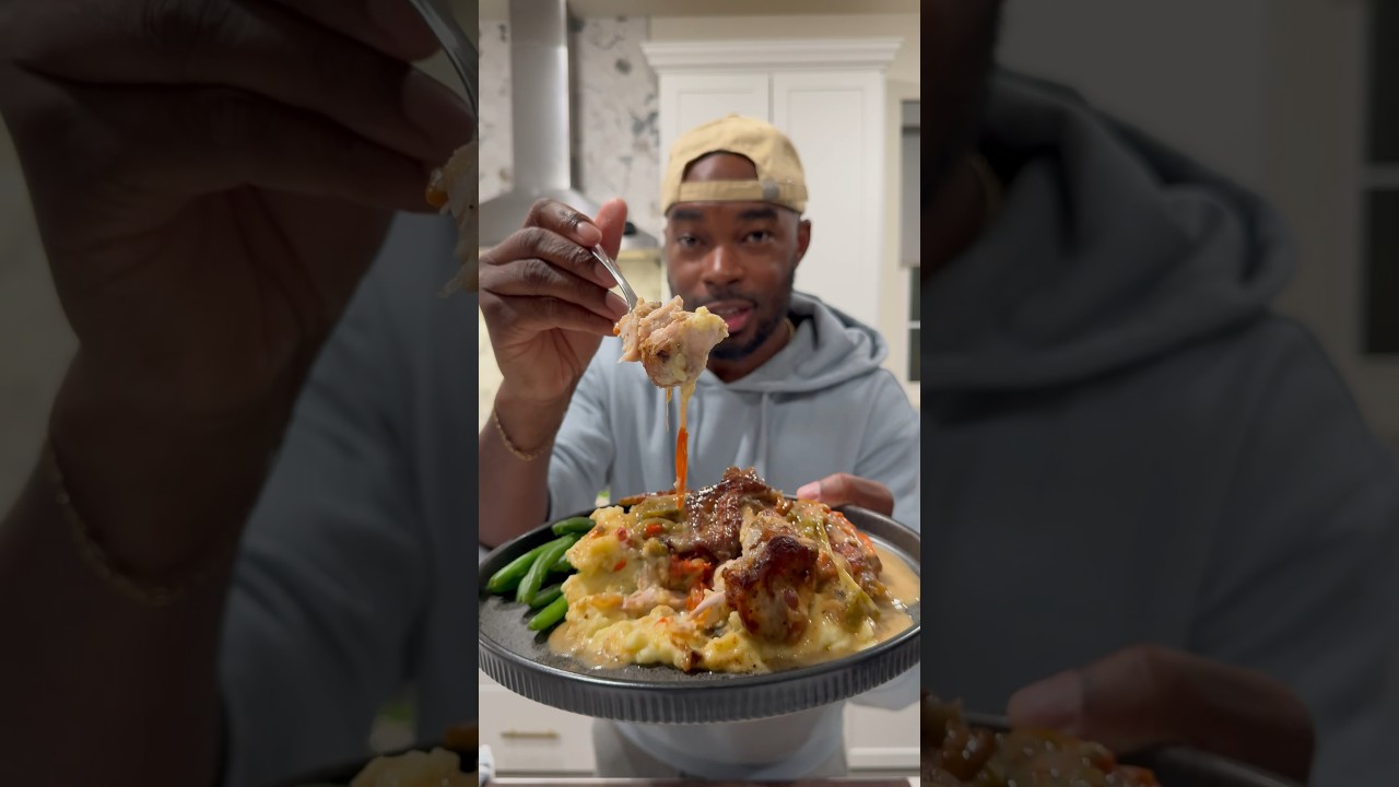 Delicious Smothered Turkey Wings 🍽️