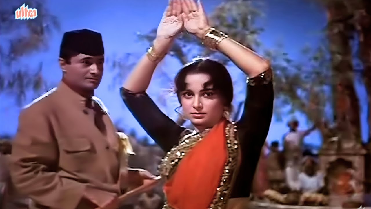 Waheeda Rehman’s Snake Dance from 1965 Guide 🎶