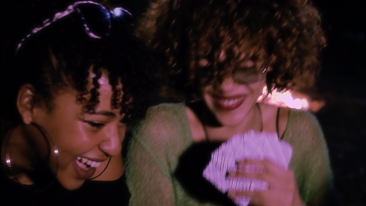 Dinaa - Lisa (Official Clip) 🎶