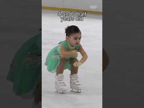 Progress happens one glide (and spin) at a time ⛸️😍📸: anasofiaorozco_iceskate, pistafundidora (IG)