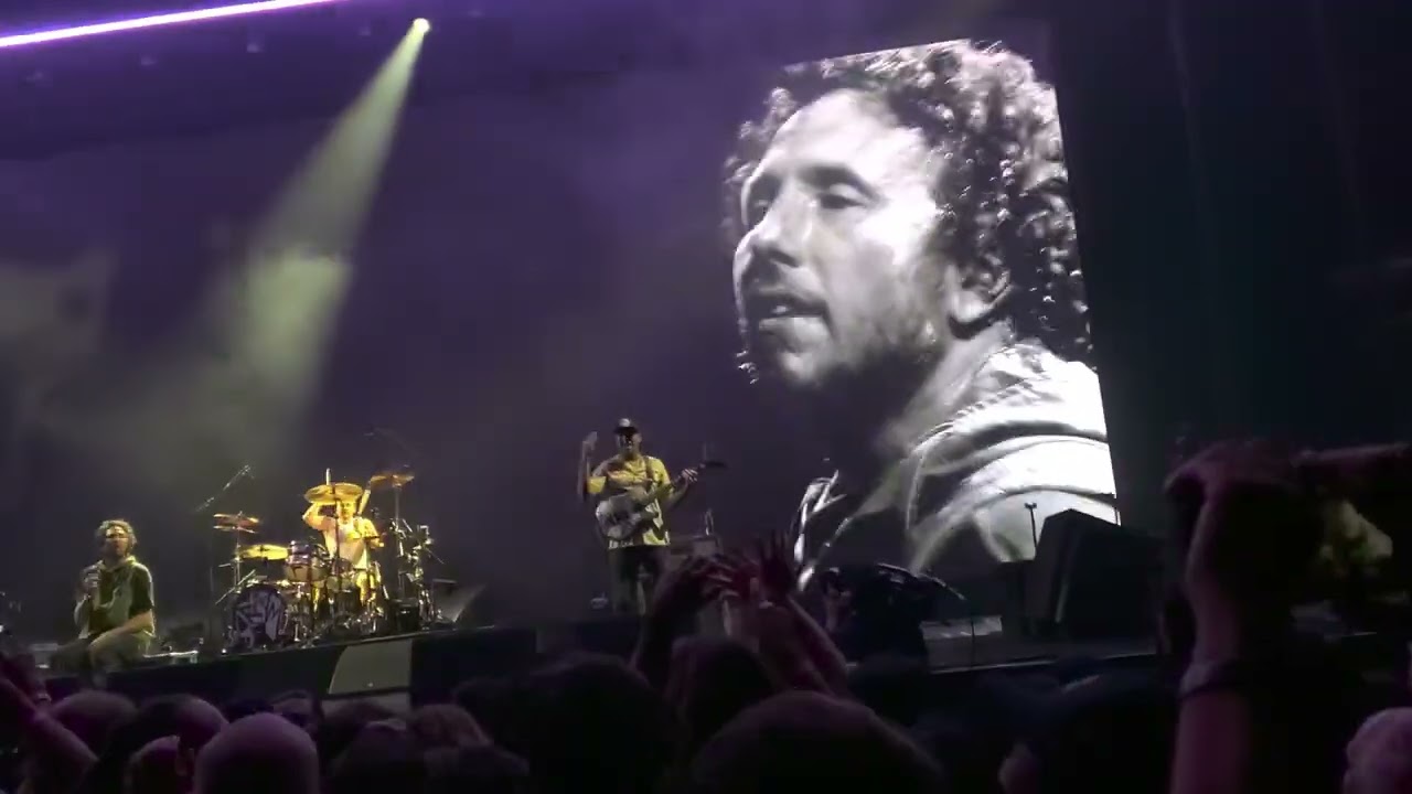 Rage Against the Machine Live: Vietnow in Chicago ๐ธ