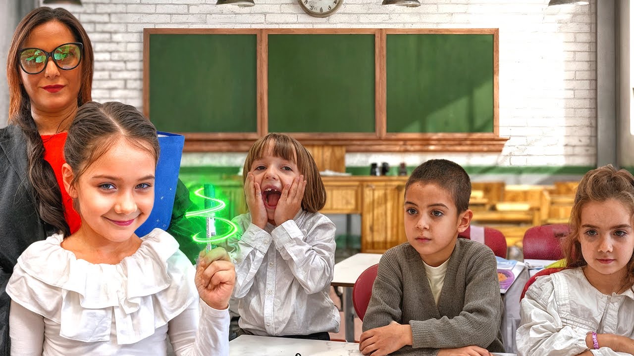 დანიელა სკოლაში ჯადოსნური მარკერით ✨