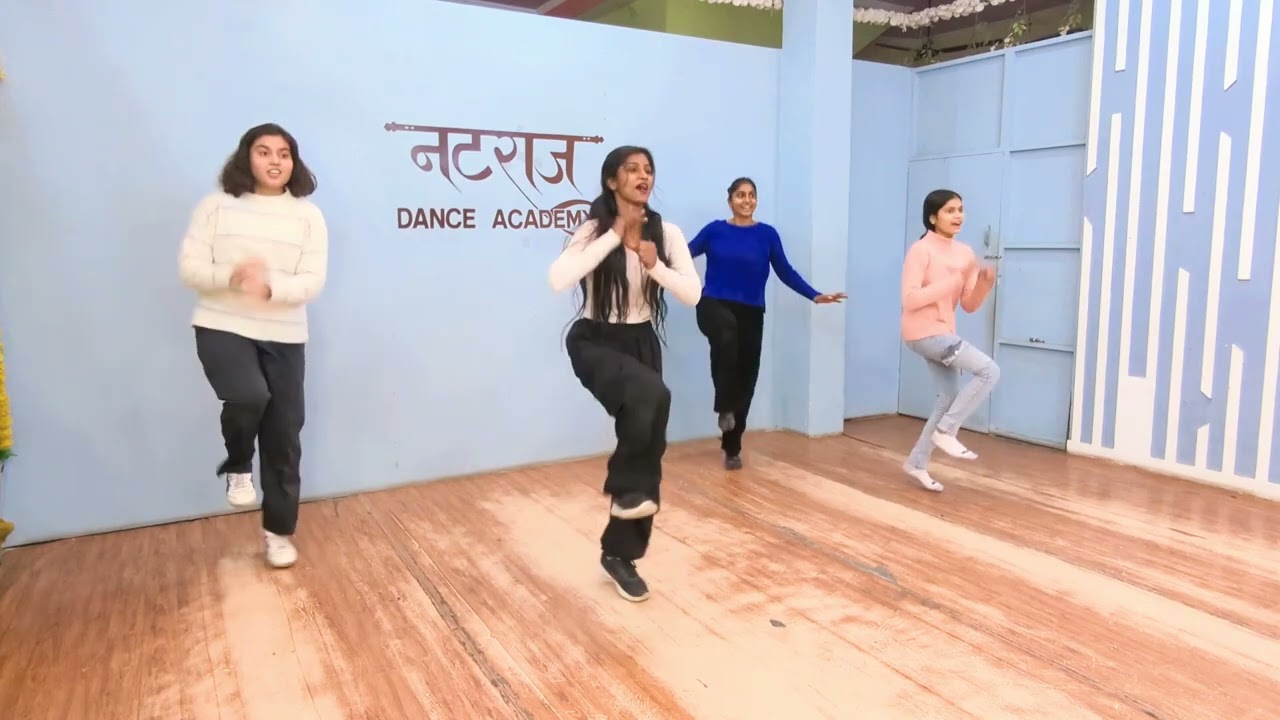Chinta Ta Ta Chita Chita Dance Cover by Rekha 💃