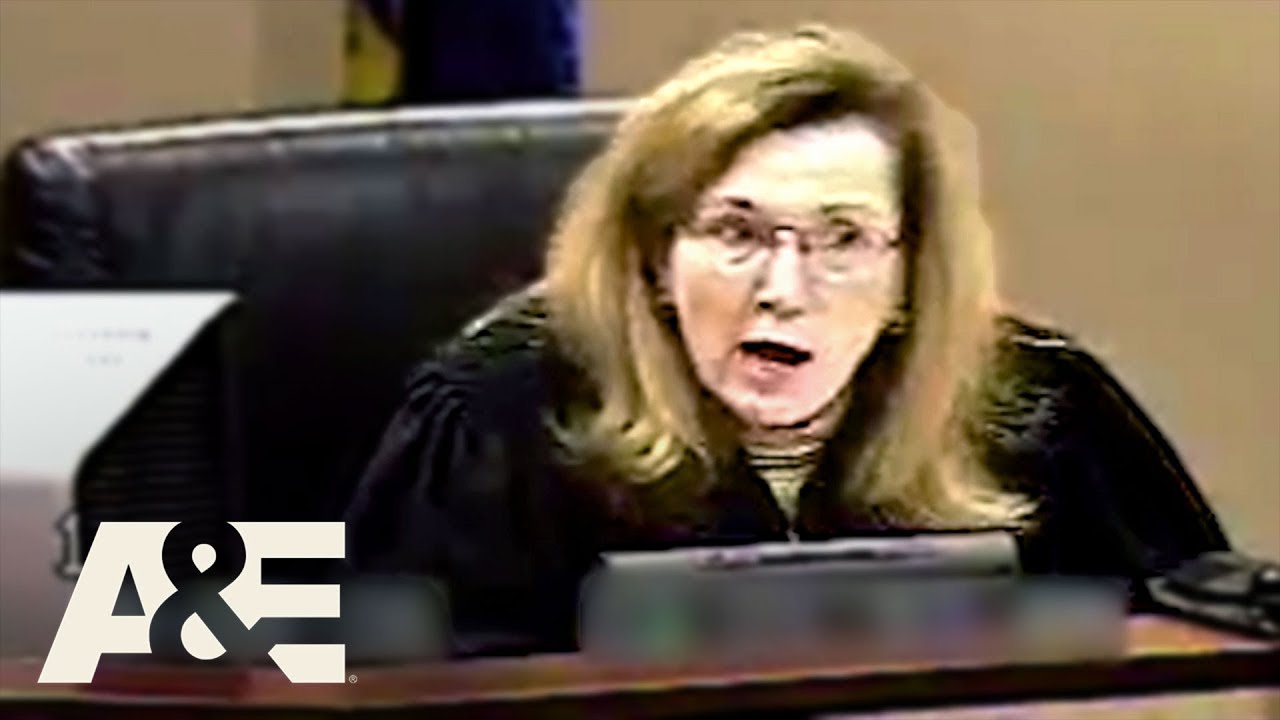Court Cam: Judge Fumes Over Woman Wasting Time ⚖️