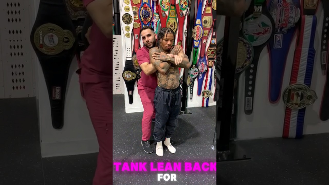 Tank Davis Gets Physio Before Title Fight ๐ฅ