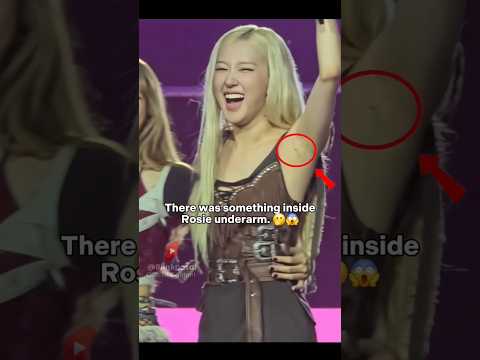 Lisa removed something from Rosé armpit 🥹😱 #blackpink #rosé #lisa #shorts