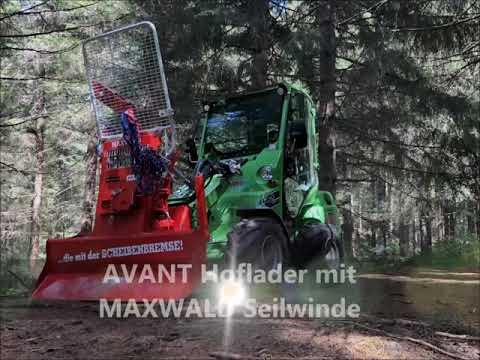 AVANT Hoflader mit MAXWALD Seilwinde