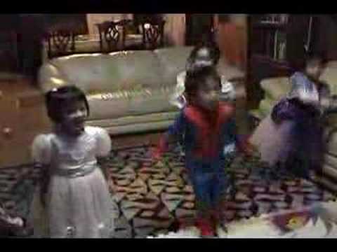 Kids Sing & Dance to The Wiggles' 'Monkey Dance' 🐒