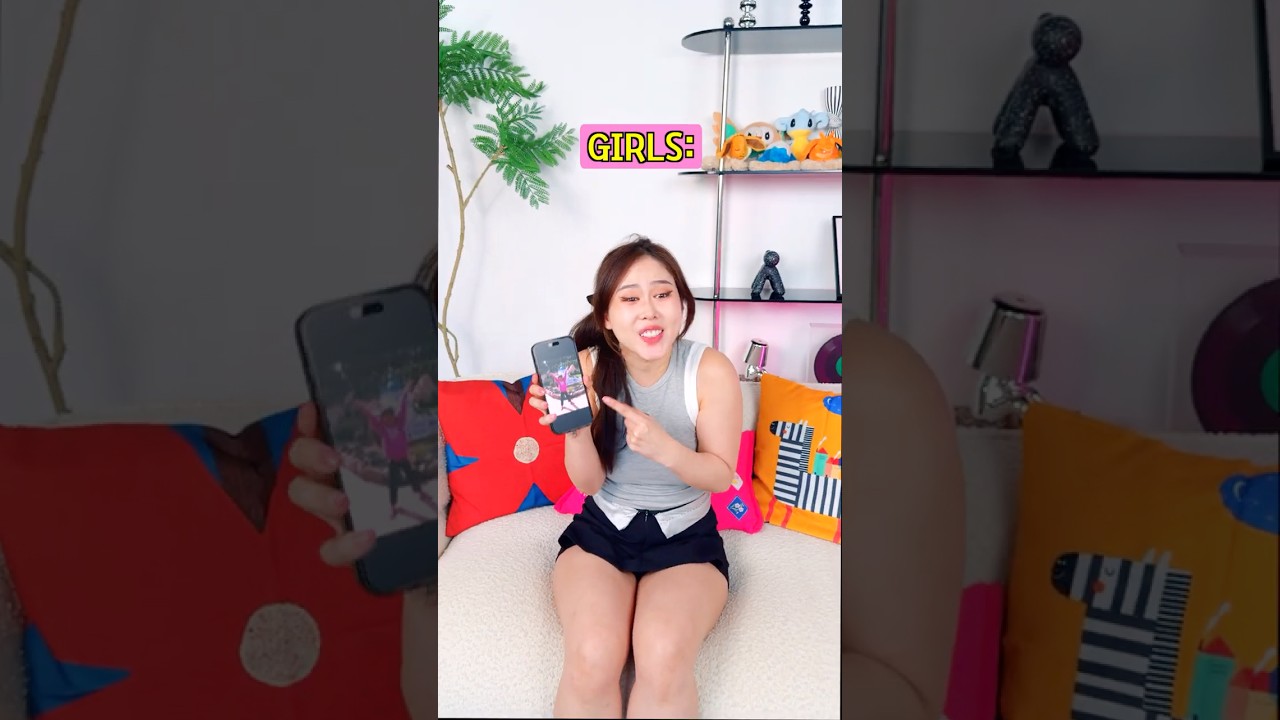 Girls vs Boys: Who Reacts More to Old Photos? 👀