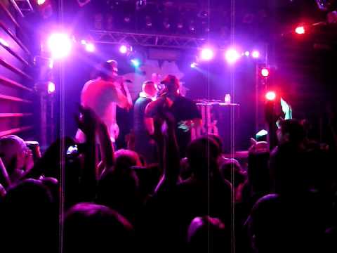 Club Dogo @ New Age - Ragazzi Fuori ๐ถ