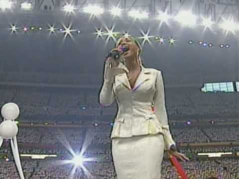 Beyoncé Performs National Anthem at Super Bowl XXXVIII 🎤