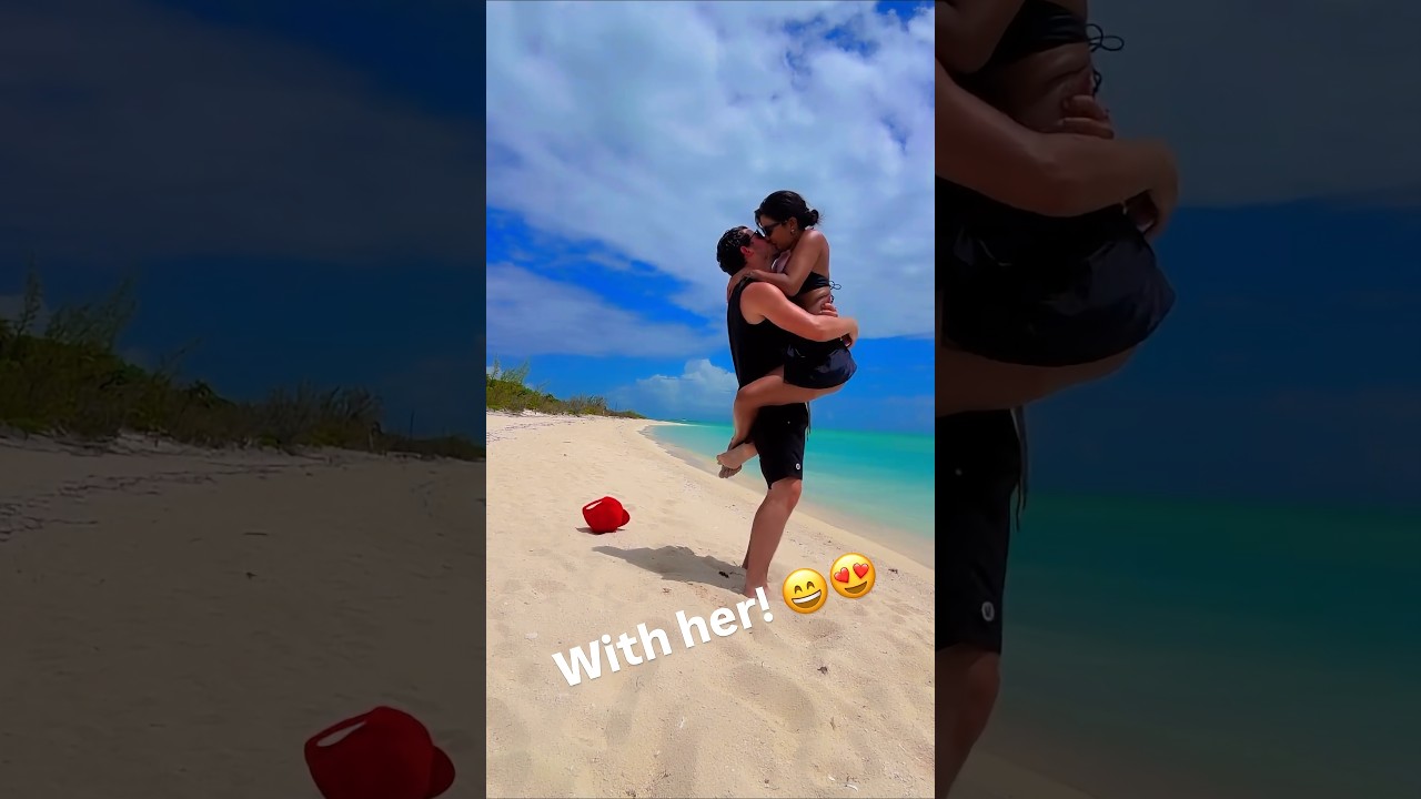 Priyanka Chopra & Nick Jonas Share Adorable Romantic Moment 💖