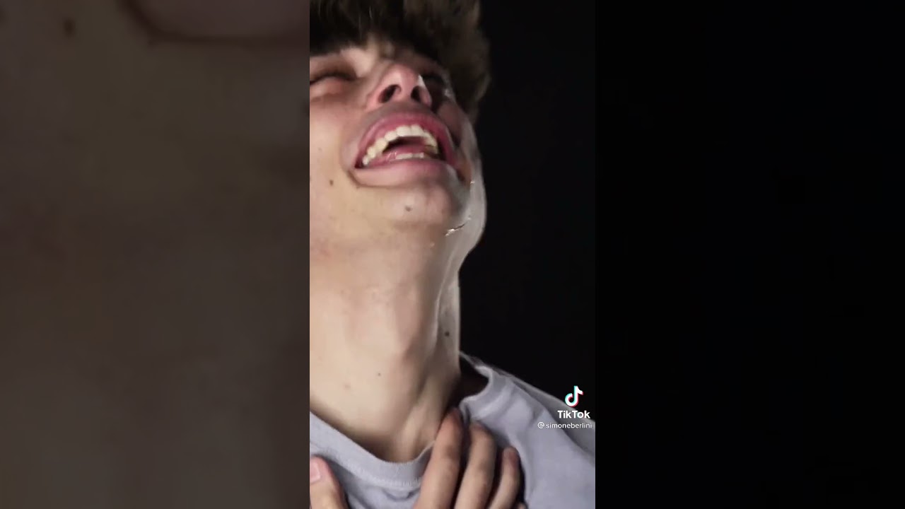 Don't Leave Me - Heartfelt Sad Song ๐