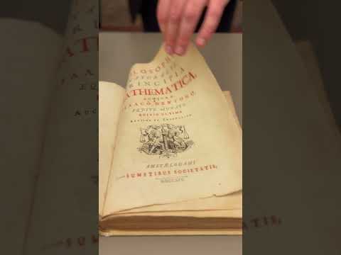 1714 Edition of Isaac Newton’s Principia Mathematica! #asmr #books #math