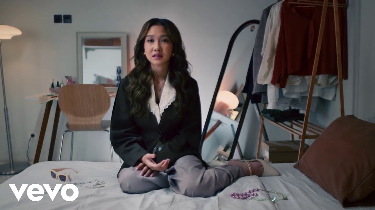 Raissa Ramadhani's 'LAURA' Official Music Video 🎶 | OST from Laura Movie