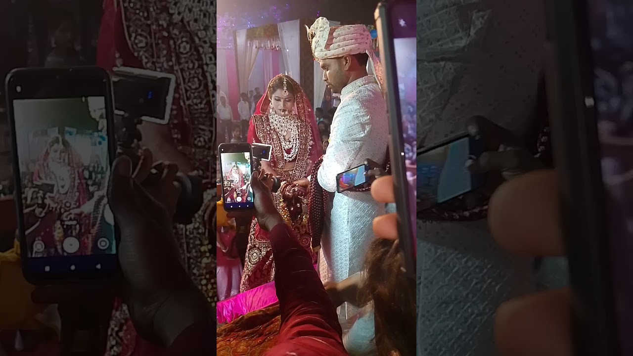 Saji Surkh Jode Mein Chand Si Dulhan 🌙