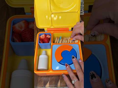 Muffin mix pancakes? Let’s give it a try! 🥞 #marthawhitepartner #schoollunch #lunchbox