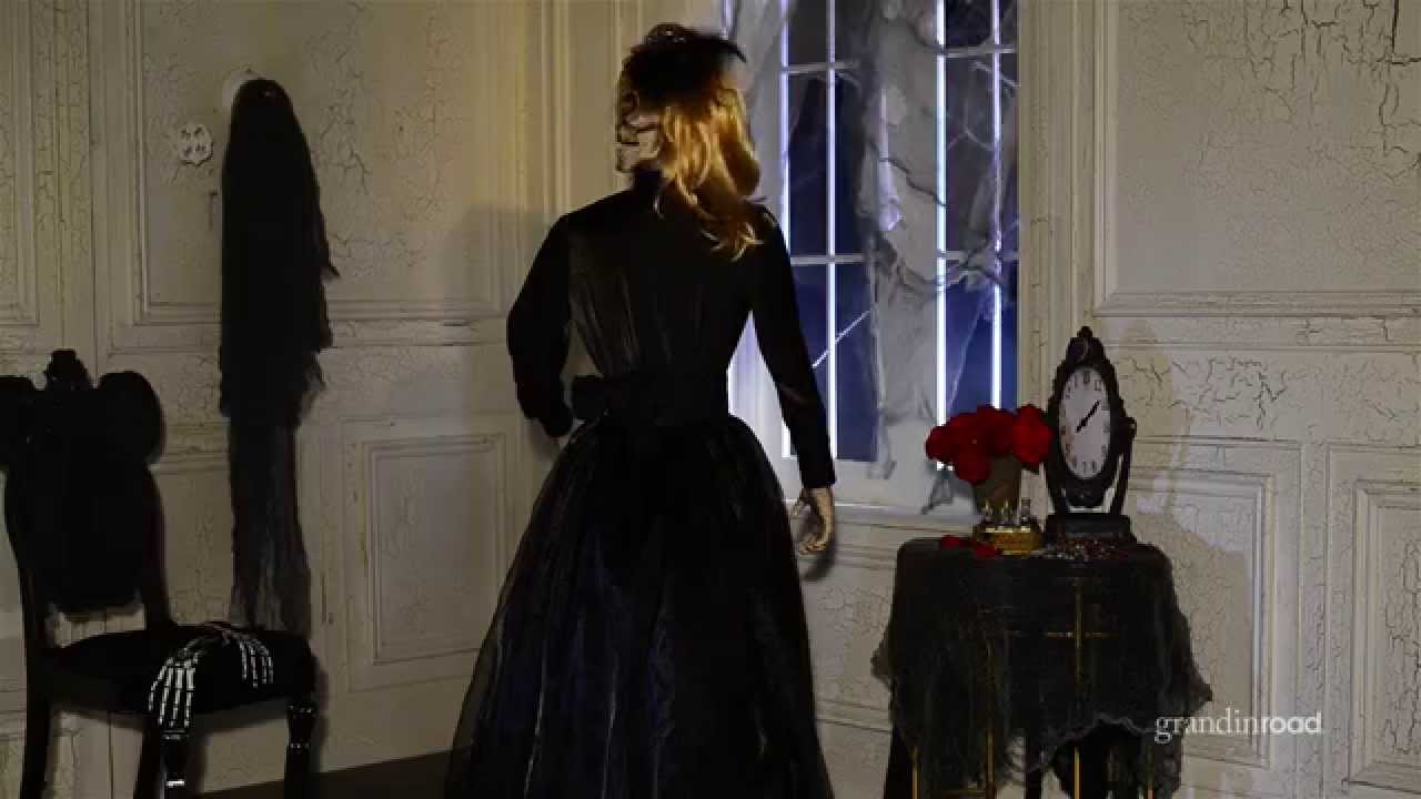 Animated Head Turning Tara | Grandin Road