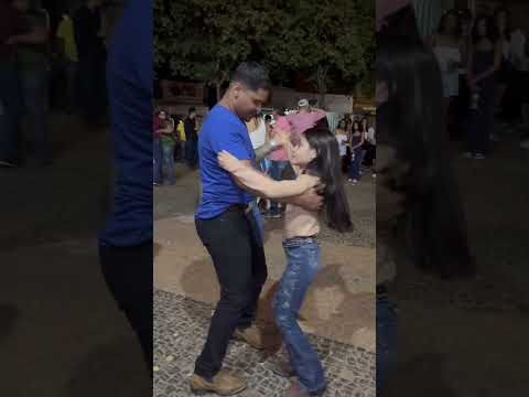 Mini forrozeira!😍🕺🏼#forró #dancarinos #piseiro #dance #cavalgada #baile #patosdeminas