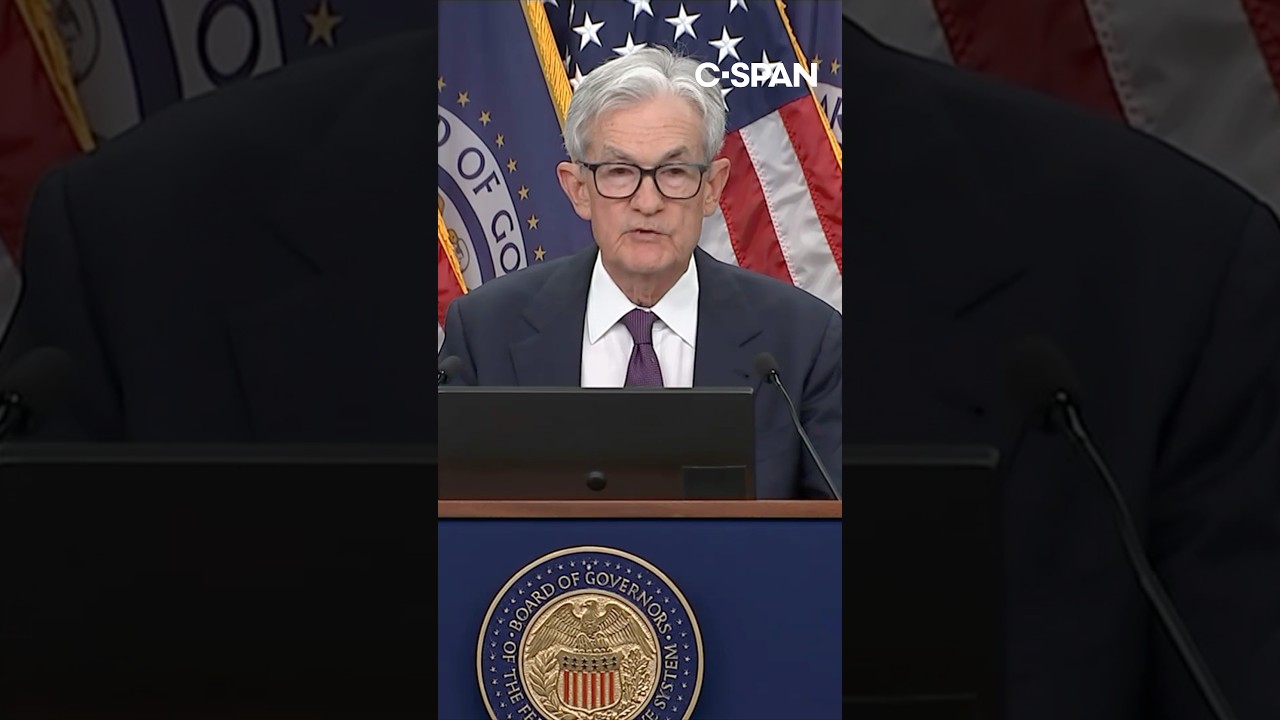 Fed Keeps Interest Rates Unchanged Amid Inflation 📉