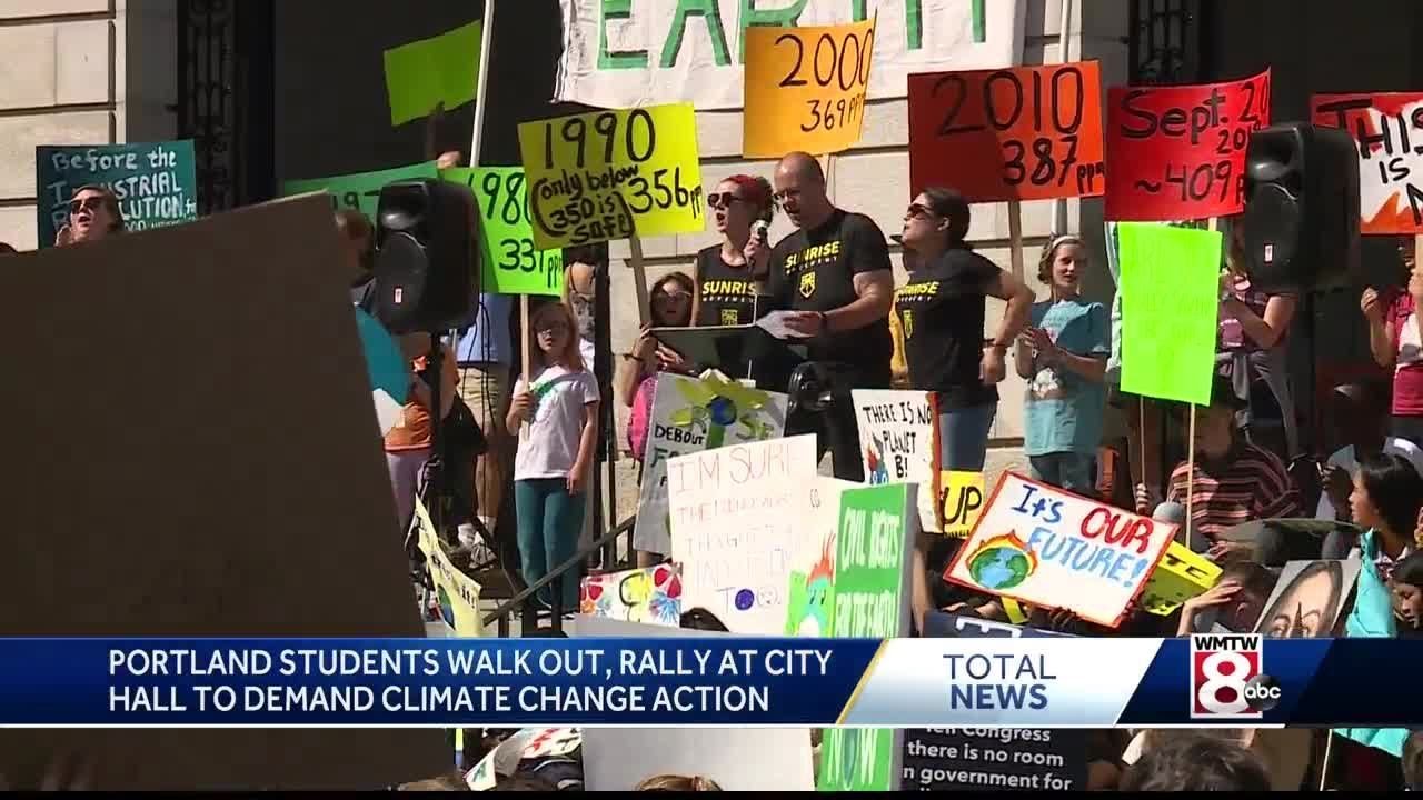 Portland Students Strike for Climate Action 🌍