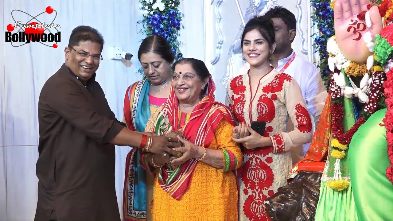 TV Stars Lily Patel & Mahi Sharma Meet Fans at Andheri Cha Raja 🏙️