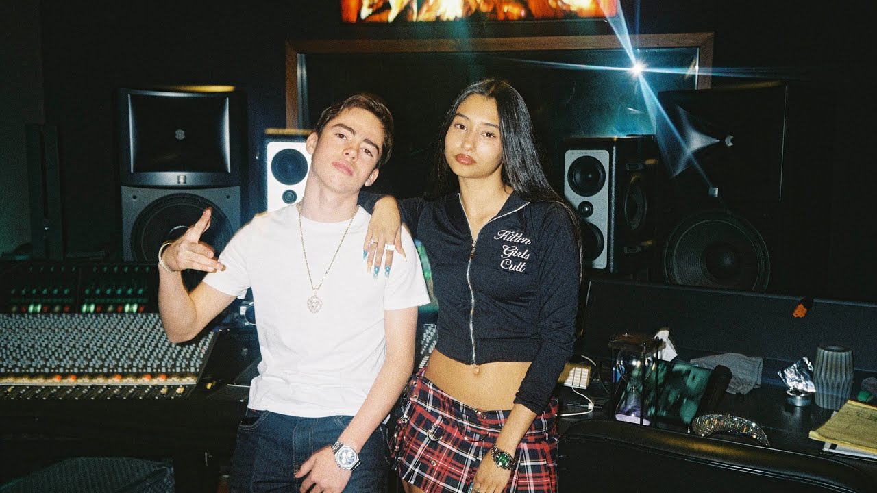 ¡No te pierdas 'Jálale alv' de Bb Trickz y Kevin AMF! 🎶