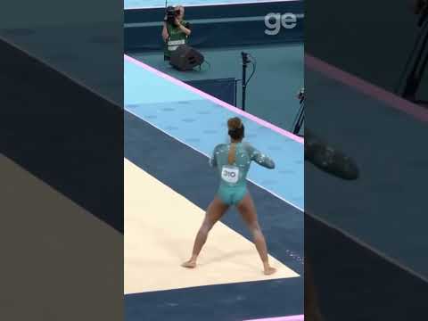 Rebeca Andrade é Ouro!!! Veja como Simone Billes assiste a Receba. #shorts #olimpiadas #brasil
