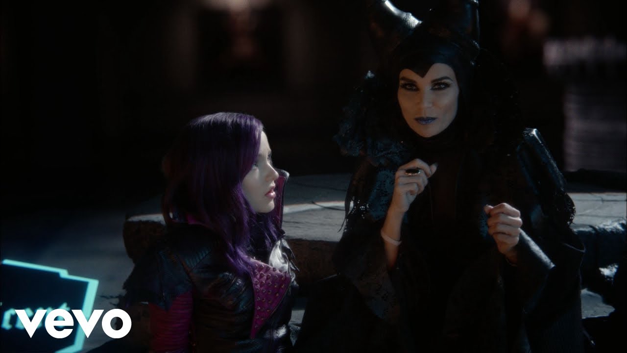 Kristin Chenoweth & Dove Cameron - Evil Like Me ๐ถ