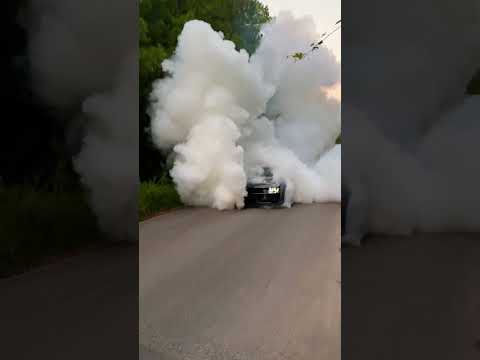 SRT hellcat burnout! π₯ π¨