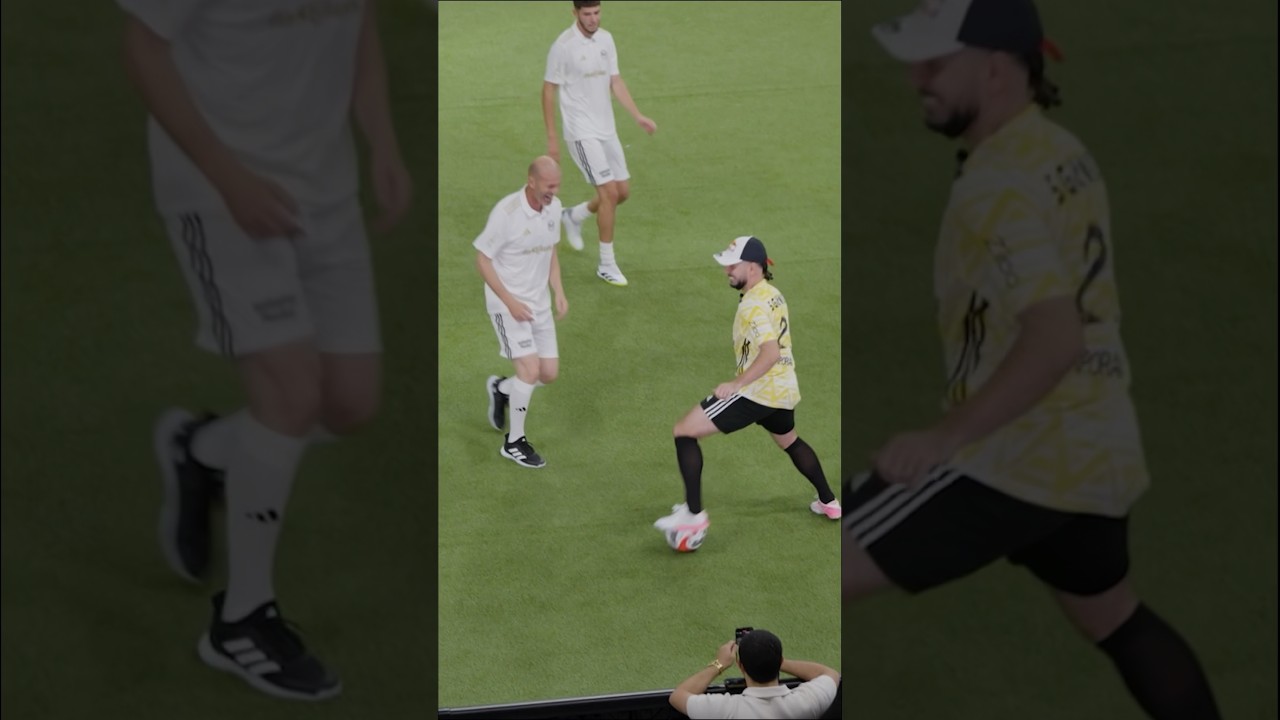 Zidane Facing Zidane on the Field ⚽