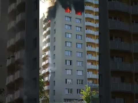 požár panelového domu v Bohumíně