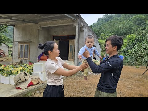 The police officer reunites with his child  a touching journe