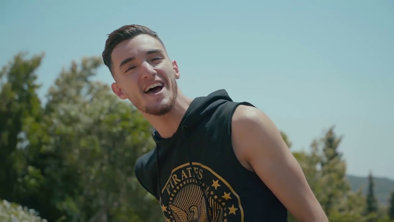 Zouhair Bahaoui & TiiwTiiw Perform 'Hasta Luego' – Must Listen! 🎶