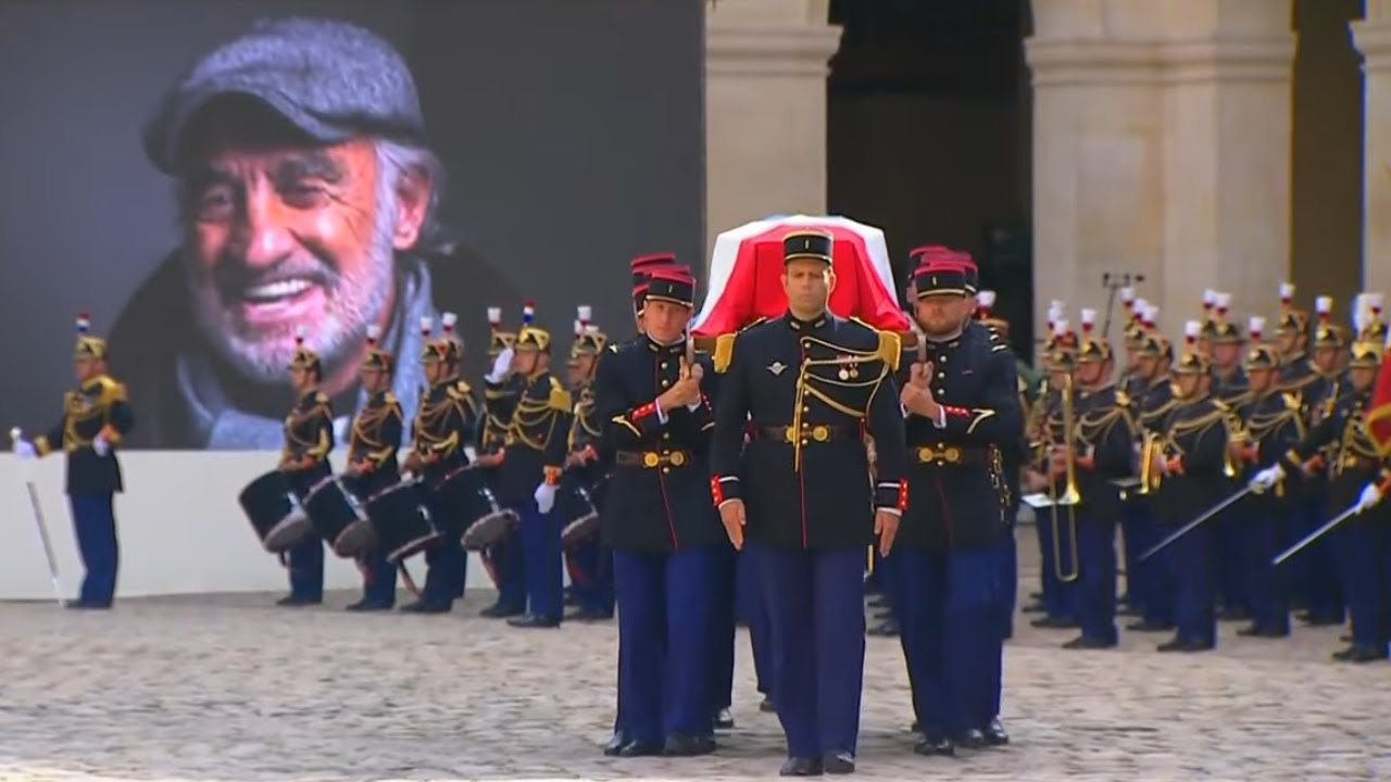 Hommage à Jean-Paul Belmondo aux Invalides 🎬
