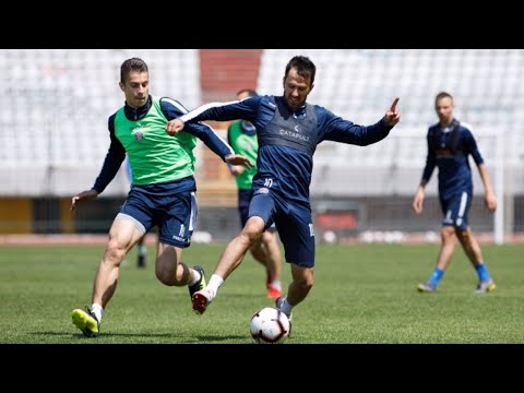 Zagrijavanje uoči utakmice Hajduk - Slaven Belupo (19 sati)...