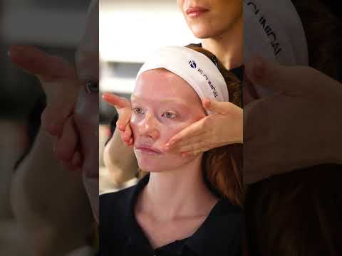 iS Clinical x PariS Fashion Week