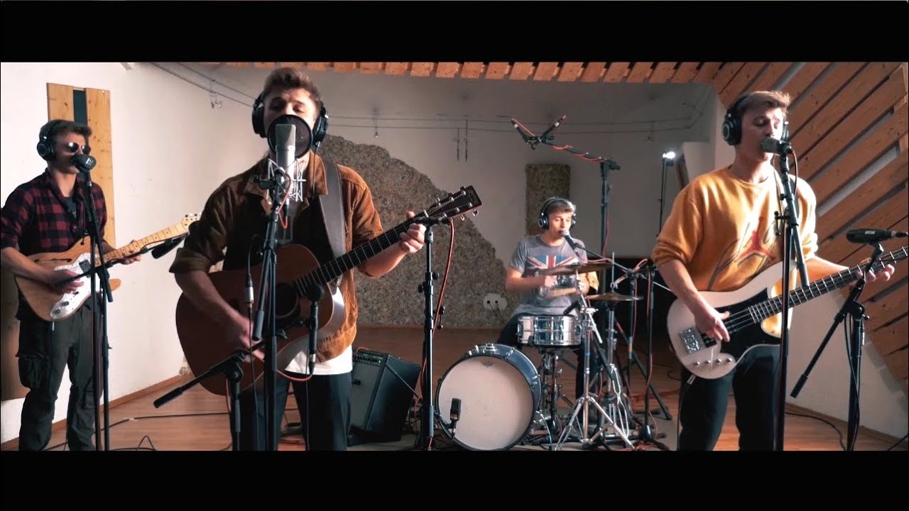 Unbelievable UNNDEE Cover of 'Crazy Little Thing Called Love' 🎸