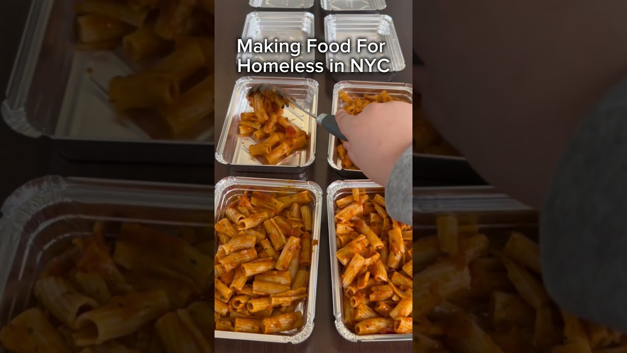 Heartwarming NYC Homeless Feeding Experience 🥪 | Viral Short Video