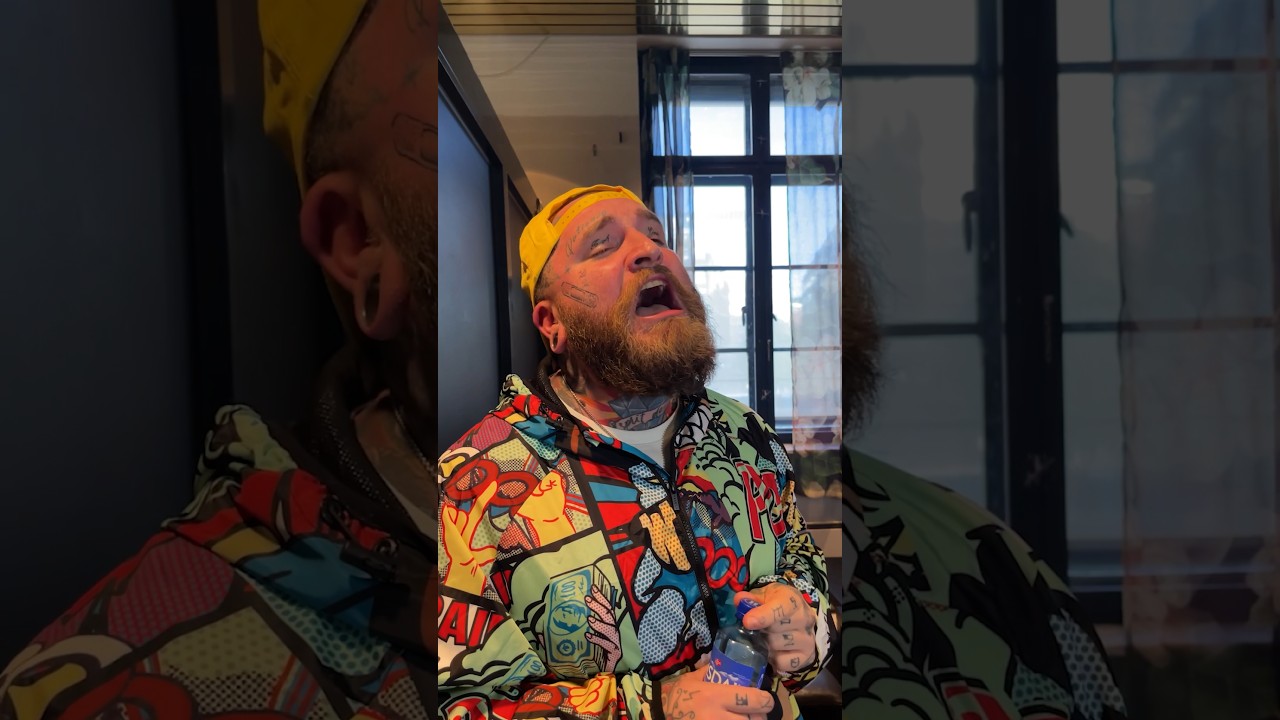 Small Town Girl's Live Music Cover 🎶