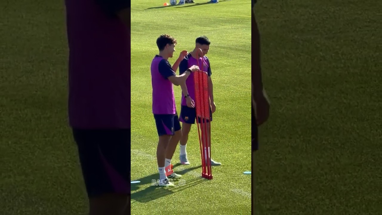 Pau cubarsi 🤝 Roony😊🫠 #paucubarsí #shorts #roony #barcelona #barca #training #teamwork