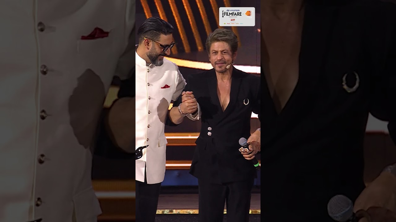 Shah Rukh Khan Praises Abhishek Bachchan & Kartik Aaryan at 70th Filmfare Awards 🎬