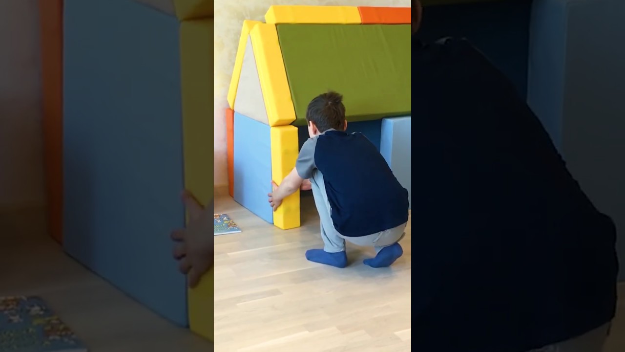 Домик из подушек для звукоизоляции 💤