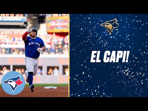CAPTAIN LAUNCHES: Alejandro Kirk hits first career postseason homer!